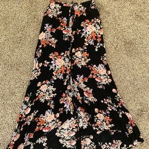 💕2/$10 High-low floral skirt